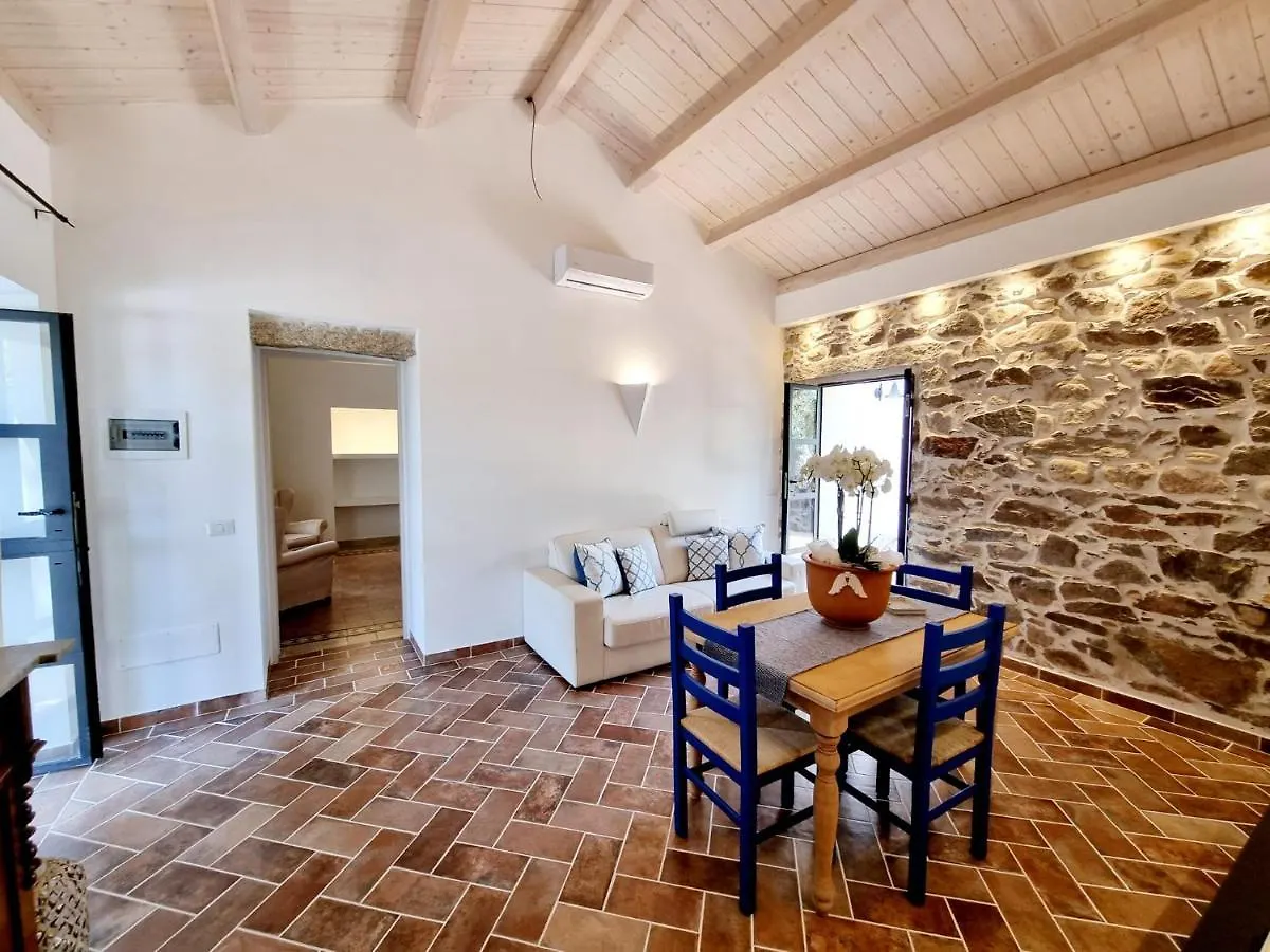 Stazzo San Teodoro La Quercia Piscina Condivisa Apartment San Teodoro (Sardinia)